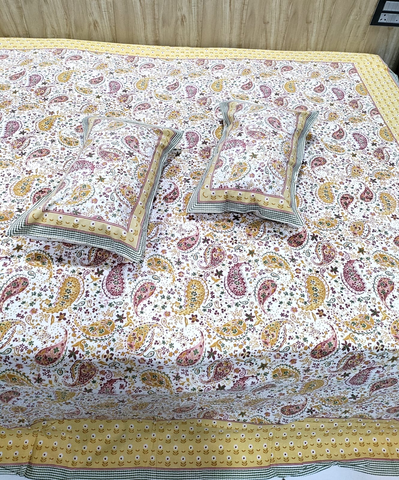 Persian Paisley Bloom Cotton Super King Bedsheet Set