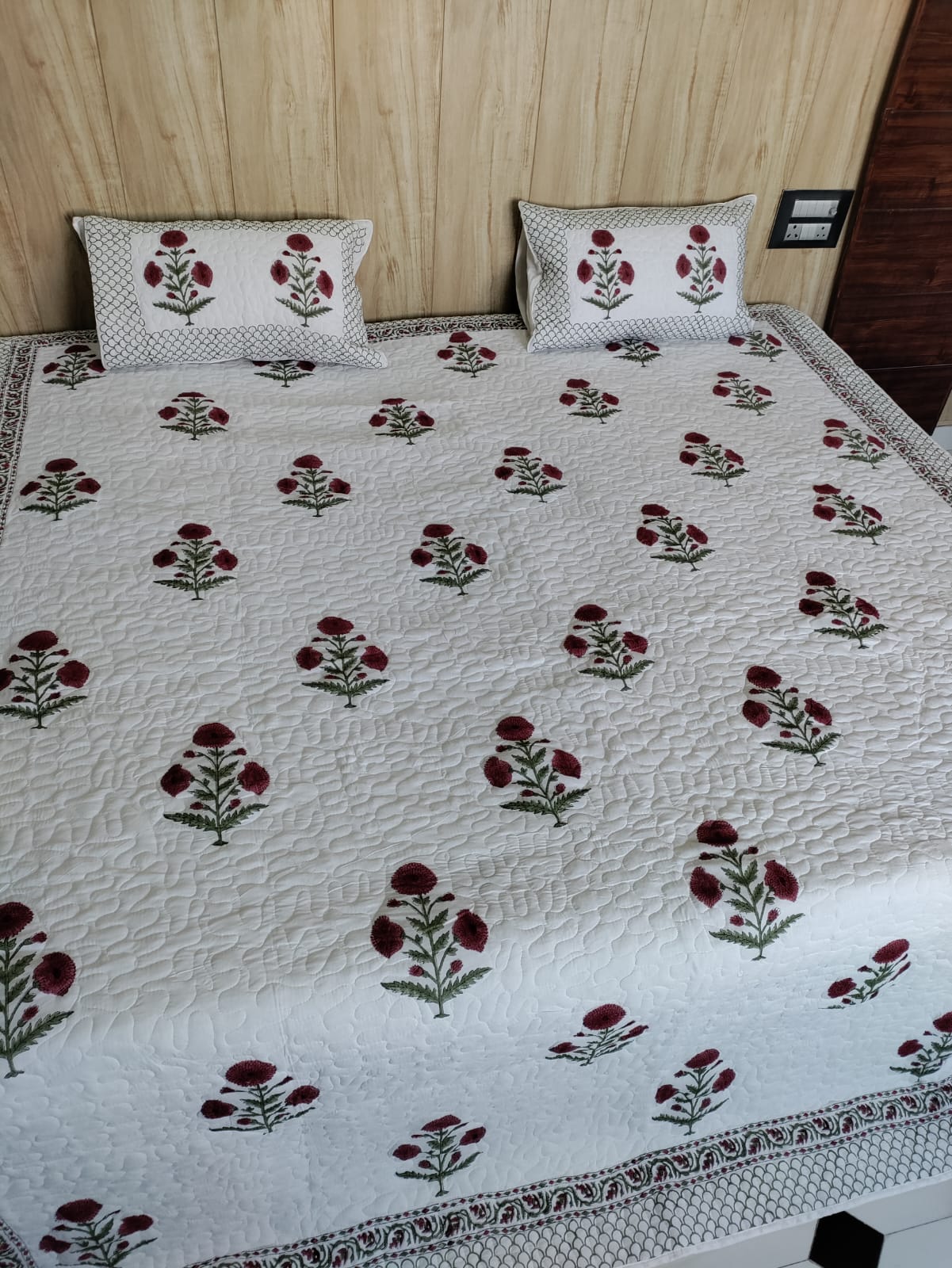 Handblock Guldasta Quilted Bedcover