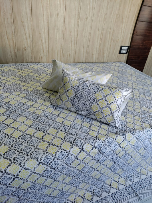 Handblock Super King Cozy Clouds Bedsheet